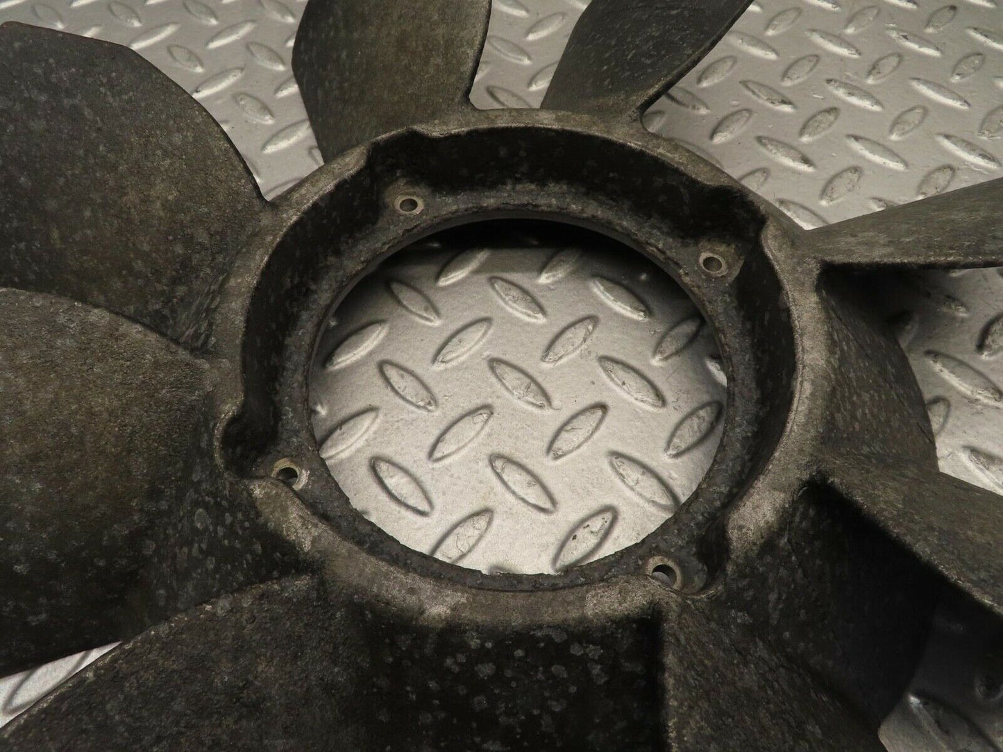 11779 Mercedes-Benz R107 450SL Engine Cooling Fan