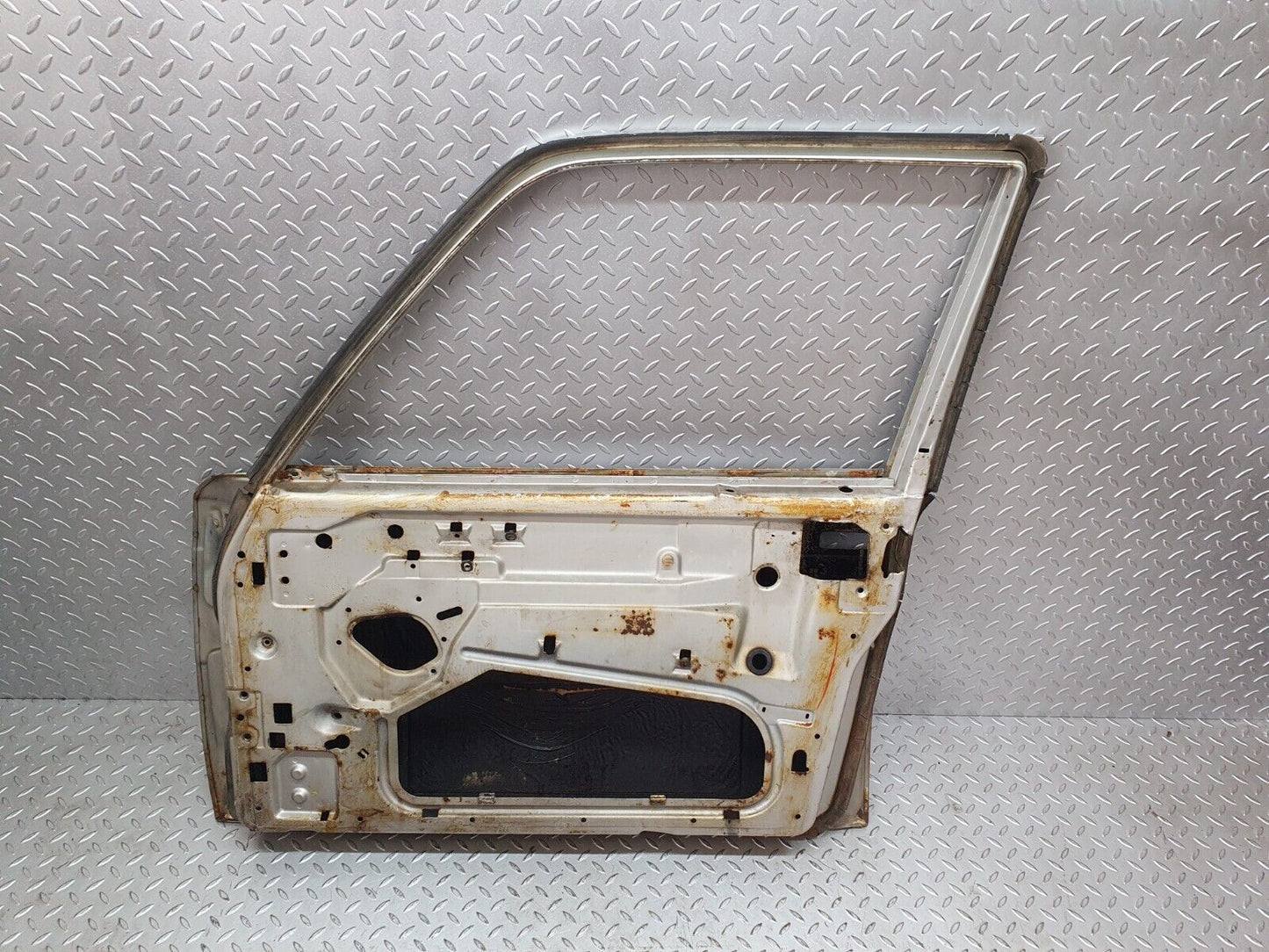 43741 Mercedes-Benz W116 350E Front Right Door