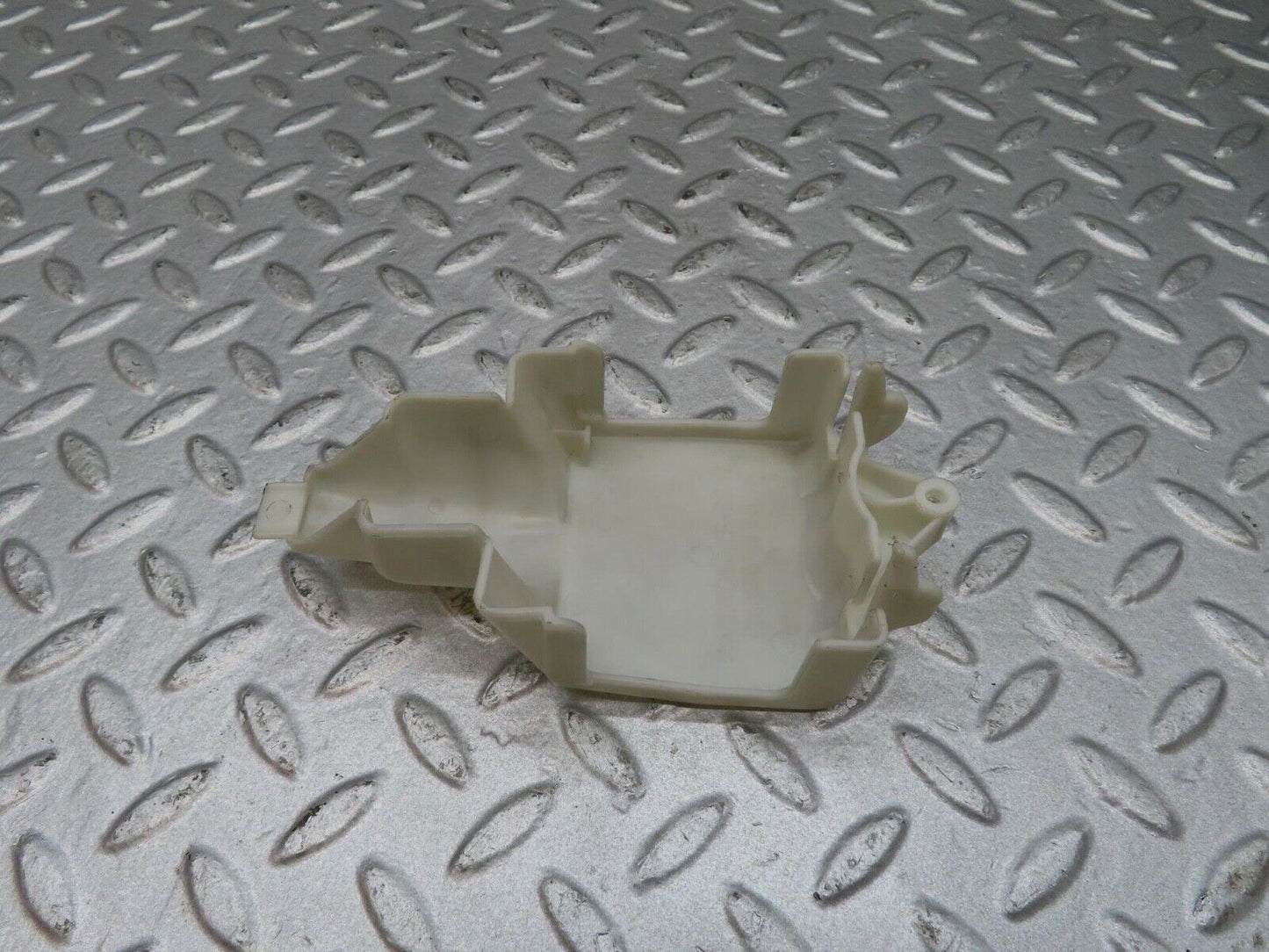 16222 Mercedes-Benz W124 260E Rear Door Lock Vacuum Actuator Cover 1248050590