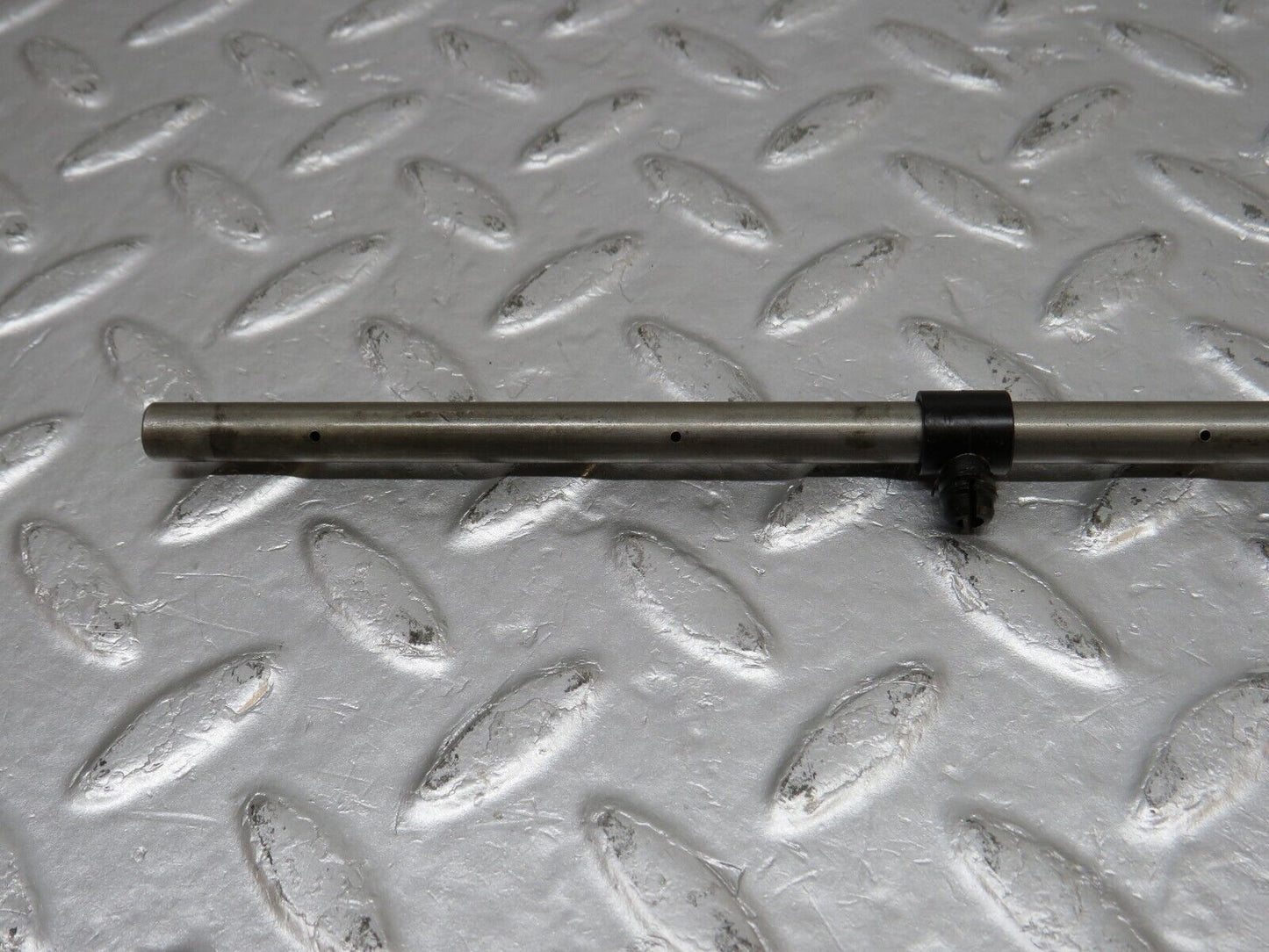 39934 Mercedes-Benz R107 350SL Camshaft Oil Tube