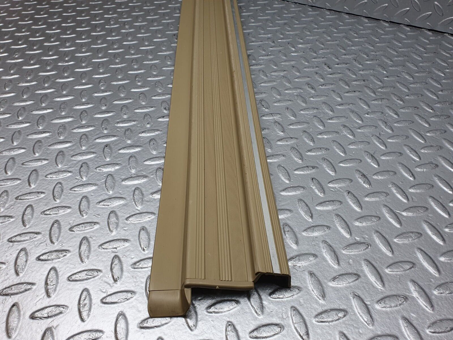 40942 Mercedes-Benz W126 300SE Front Left Door Sill Trim Beige