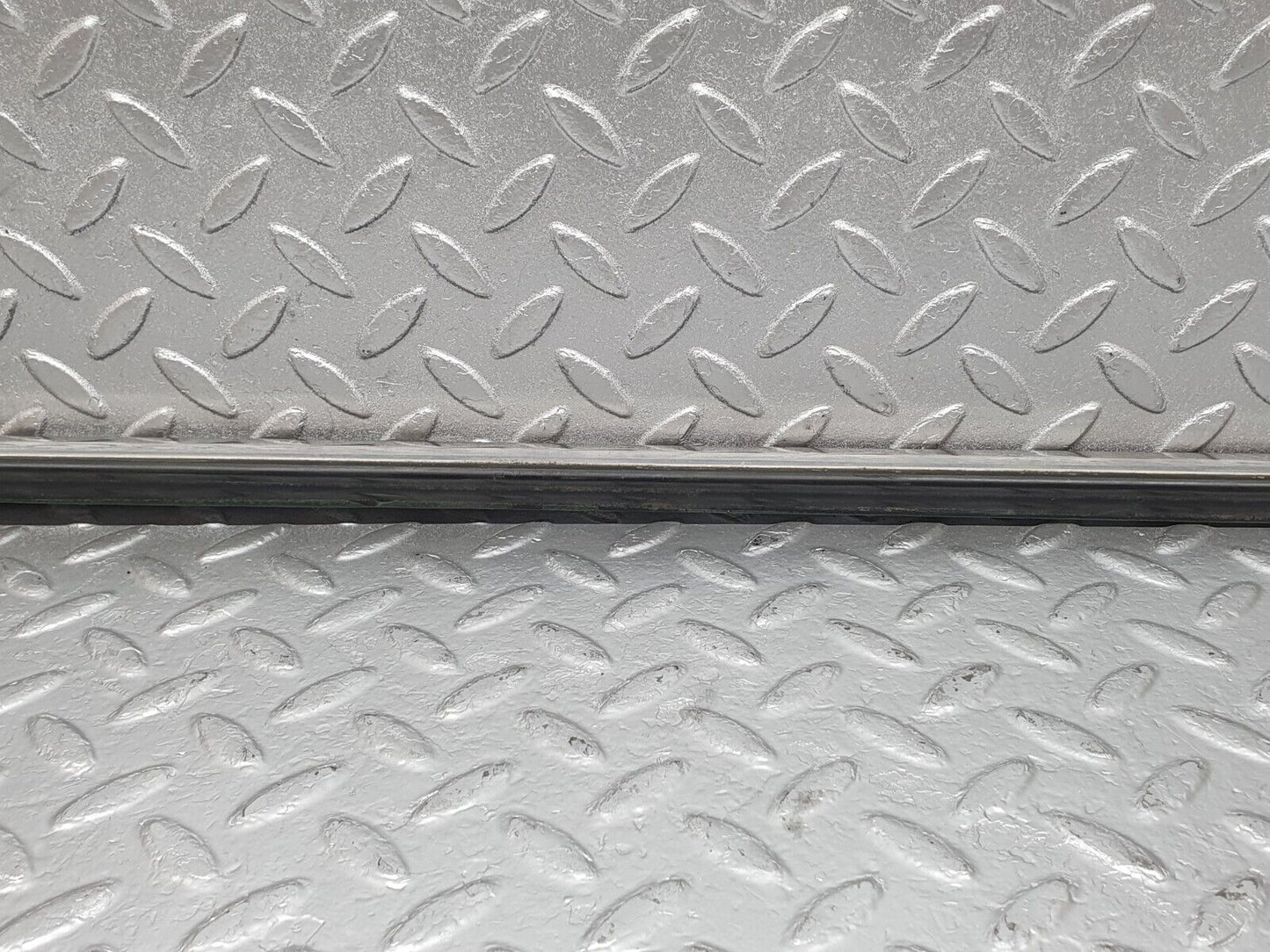 43460 Mercedes-Benz W108 280SE Front Left Fender Wing Centre Moulding Trim