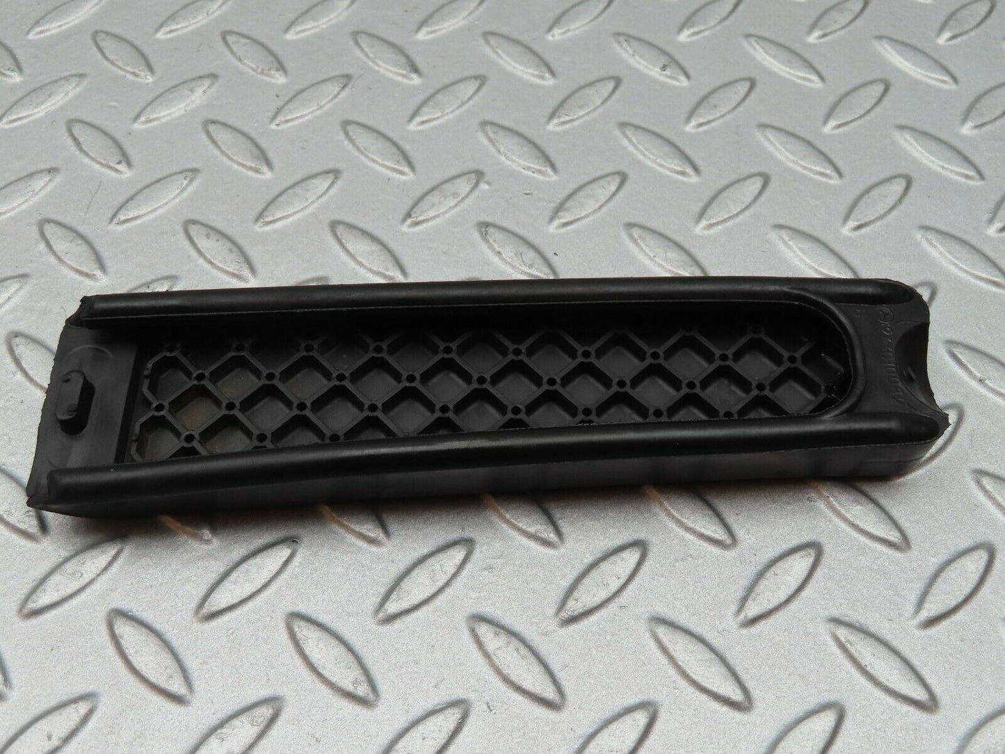 3936 Mercedes-Benz S123 200T Wagon Accelerator Pedal Rubber 1233010082