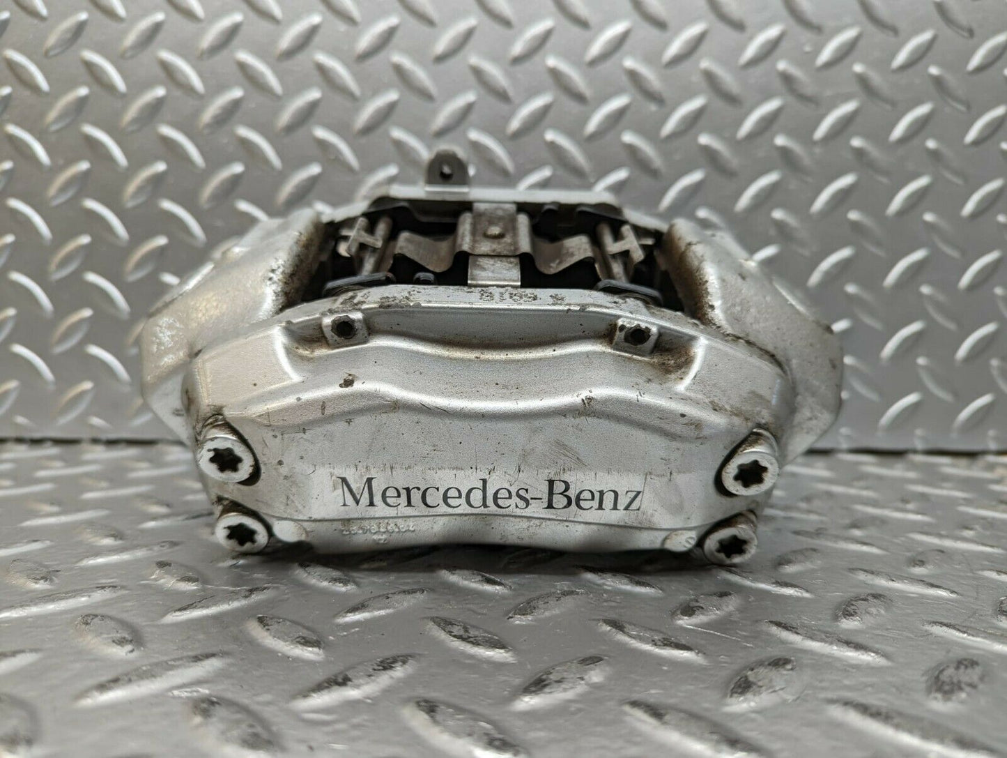 23770 Mercedes-Benz S211 E280 CDI Front Right Brake Caliper 2070470413