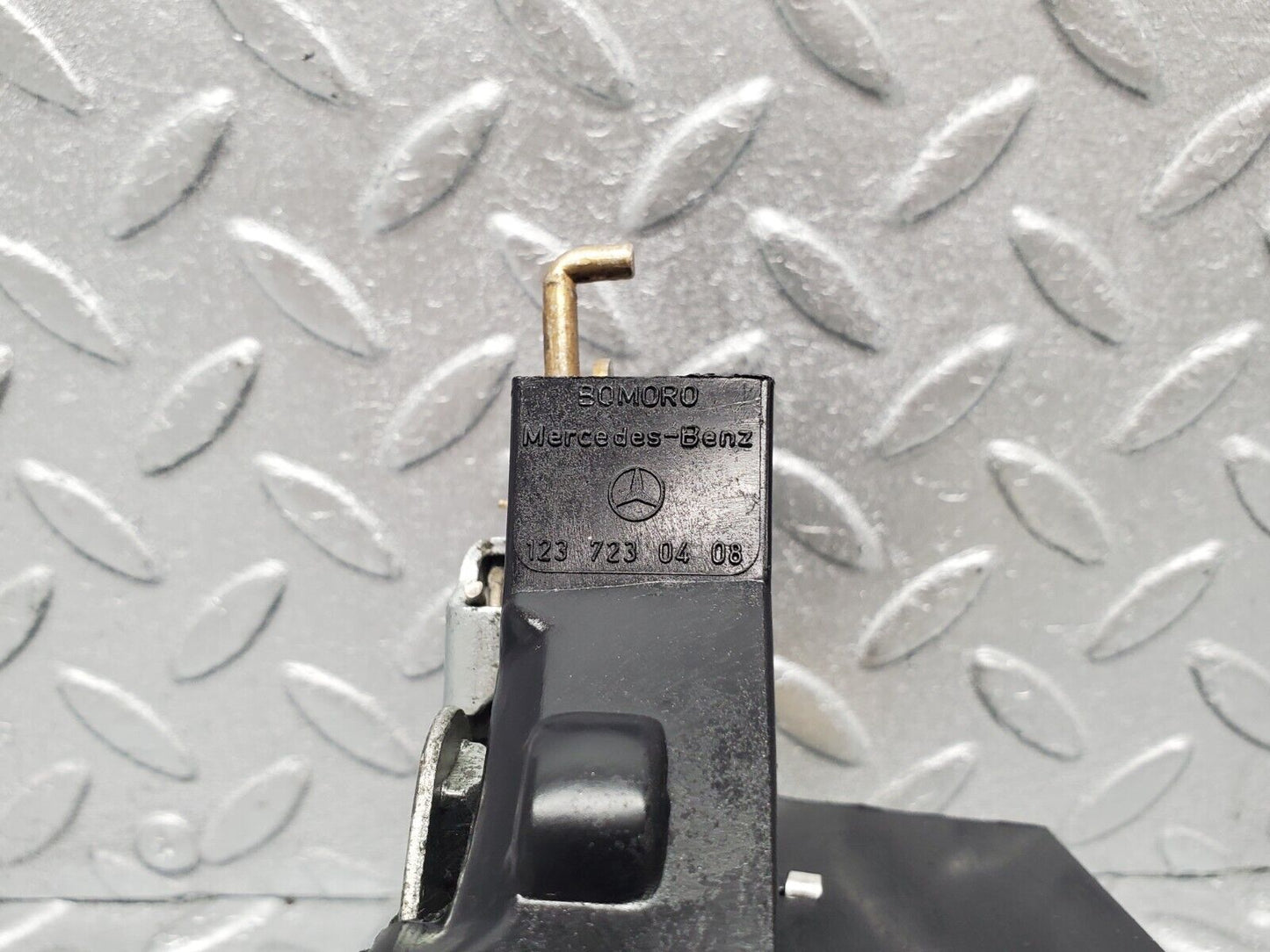 46382 Mercedes-Benz C123 280CE Coupe Right Door Lock Mechanism 1237230408