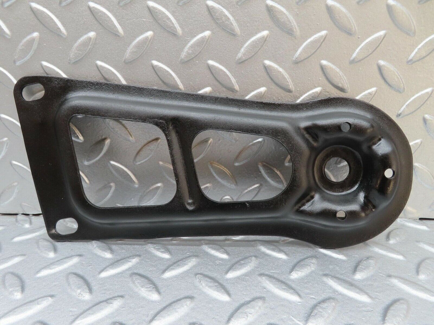 15561 Mercedes-Benz R107 450SL Rear Suspension Axle Mounting Bracket