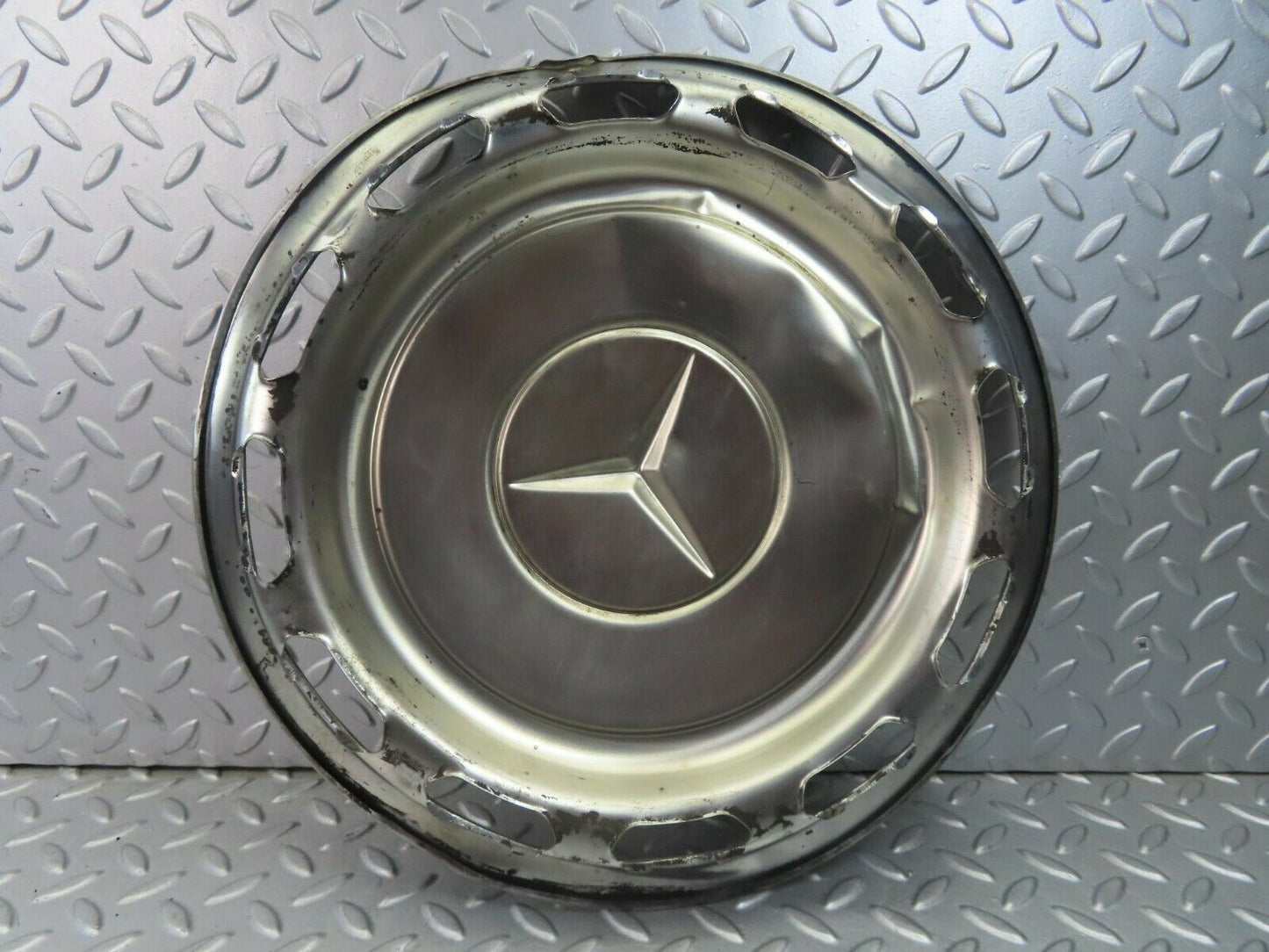 8397 Mercedes-Benz Vintage Wheel Trim Hub Cap 14