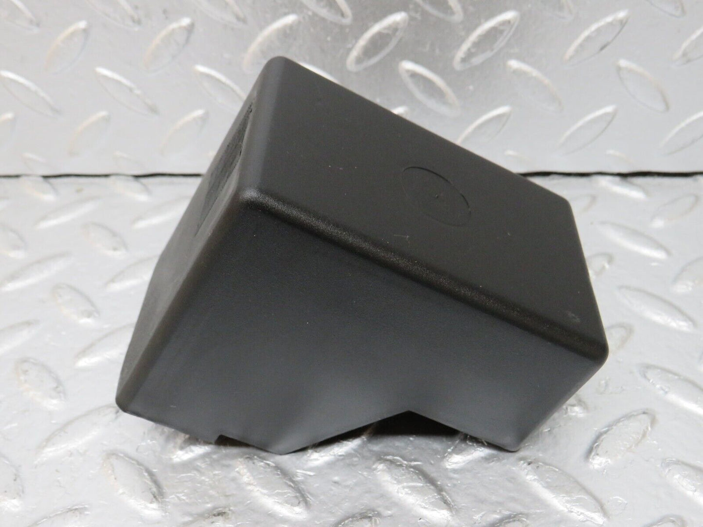 33703 Mercedes-Benz W201 190E 2.0L Relay Box Cover 2015450103