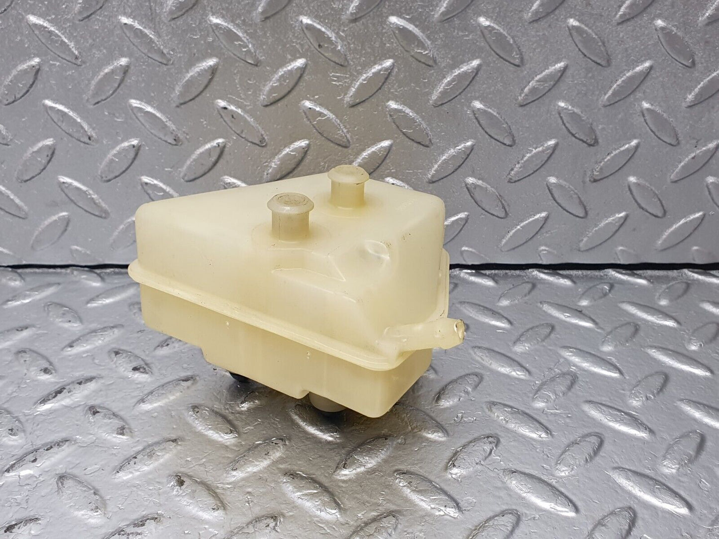 42768 Mercedes-Benz W201 190 Brake Fluid Reservoir Tank DBA