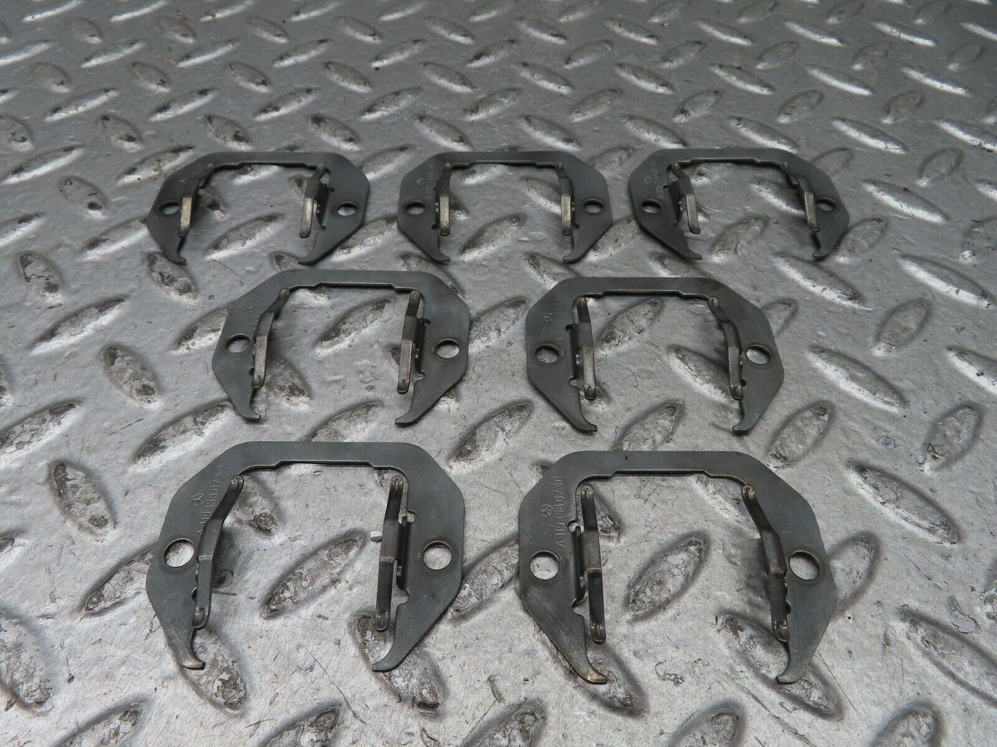 19619 Mercedes-Benz C140 CL420 Coupe Ignition Coil Mount Bracket 1191580740