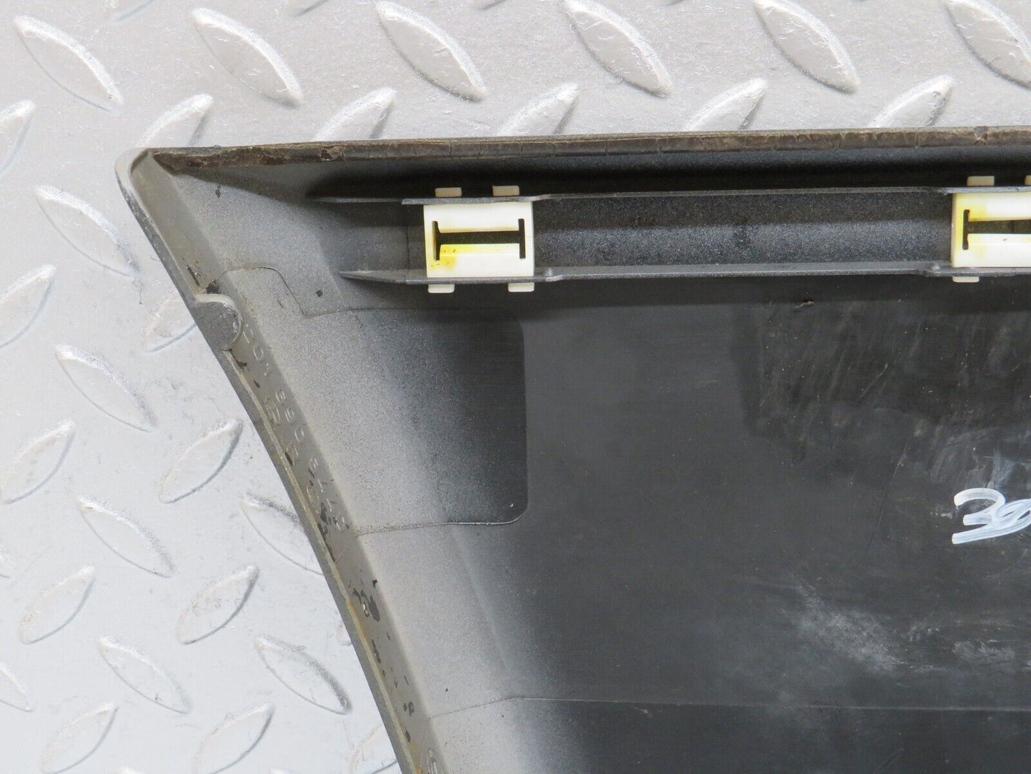 36451 Mercedes-Benz W201 190E 2.0L Front Right Fender Wing Moulding Trim 2016905440