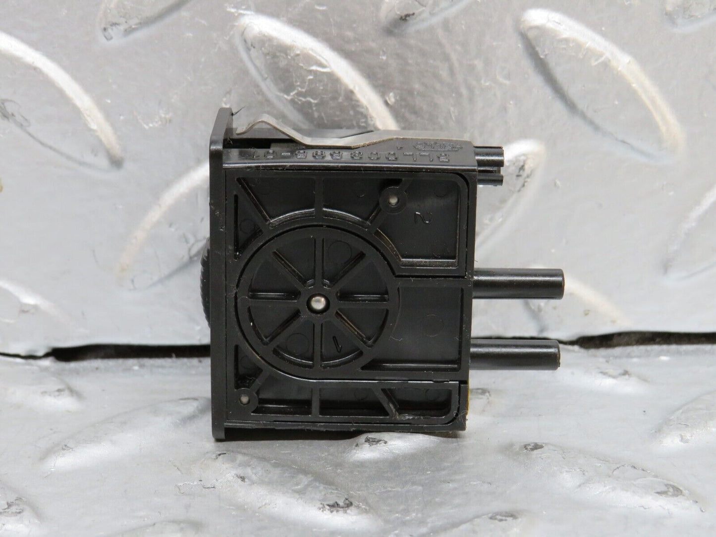28324 Mercedes-Benz S123 240D Wagon Headlight Leveler Switch 0008000973