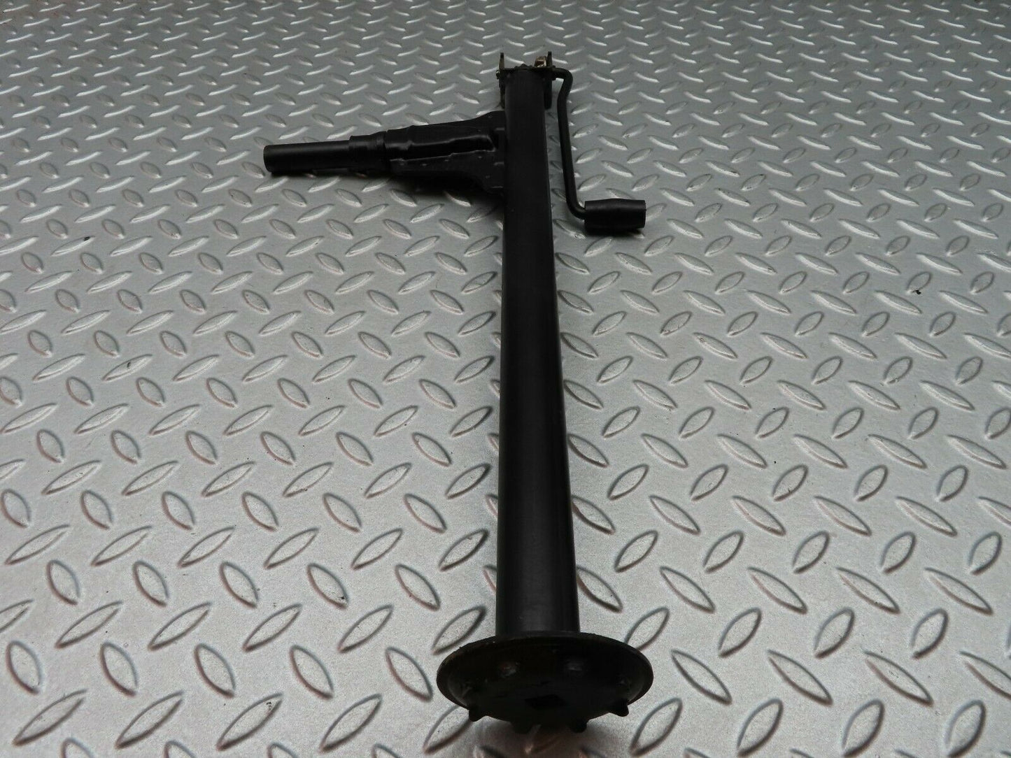 5674 Mercedes-Benz W123 200 Car Jack 1235830715