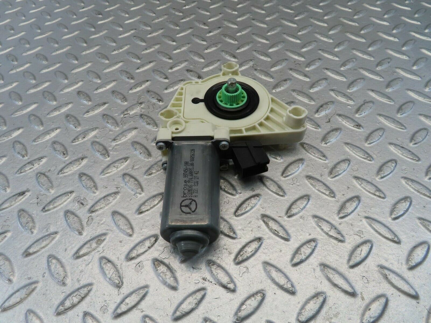 11193 Mercedes-Benz W221 S320 Front Left Door Window Regulator Motor 997456100