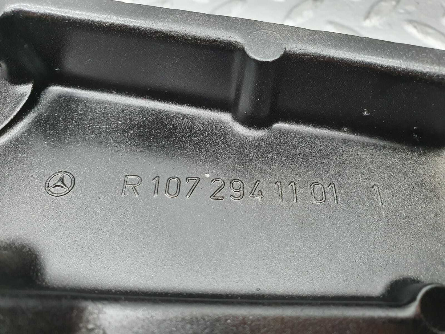 0110 Mercedes-Benz C107 350 SLC Brake Pedal Bracket 1072941101