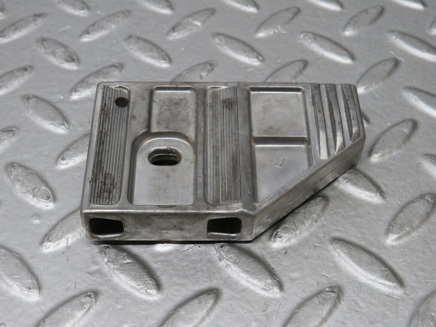 36886 Mercedes-Benz C126 420SEC Coupe Door Window Guide Bracket 1267250632