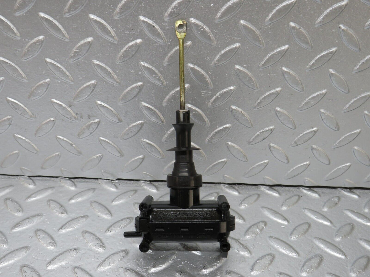 33649 Mercedes-Benz W201 190E 2.0L Door Lock Vacuum Actuator Rear Left