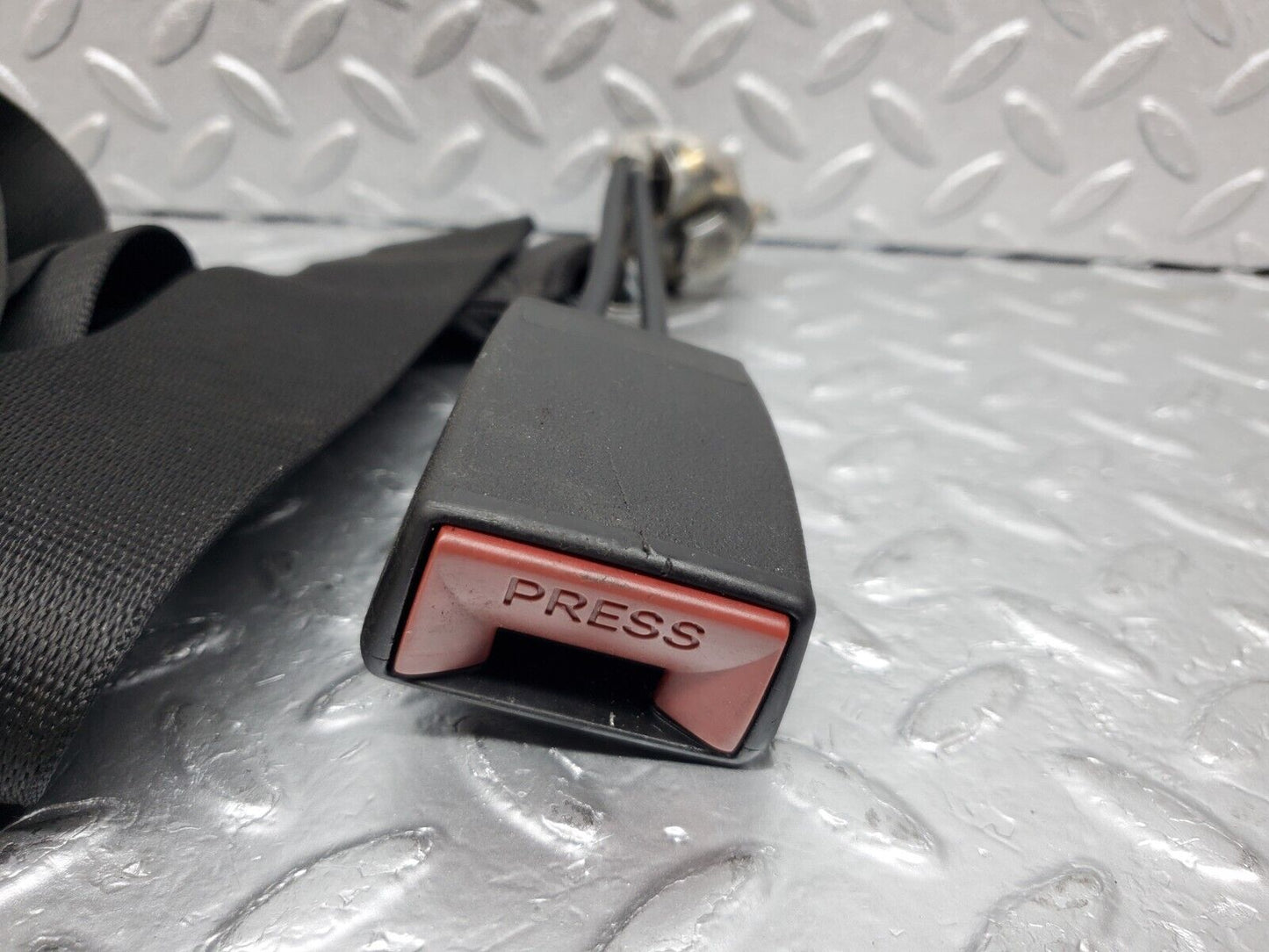 44839 Mercedes-Benz W124 220E Rear Seat Belt Set With Buckle 1248601286 1248608585 1248601696