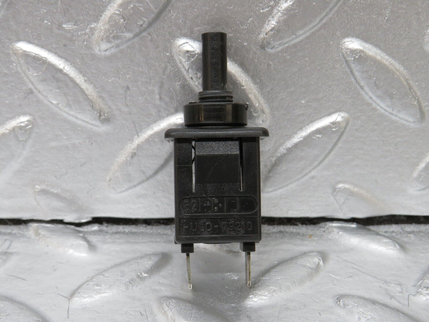 34644 Mercedes-Benz C126 380SEC Coupe Glove Box Light Switch 0008213252