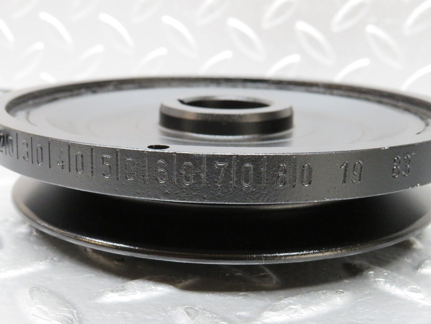 25501 Mercedes-Benz W123 200 Crankshaft Vibration Damper Pulley 1020300403