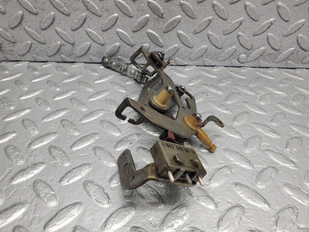W201 Baby Benz throttle linkage used OEM