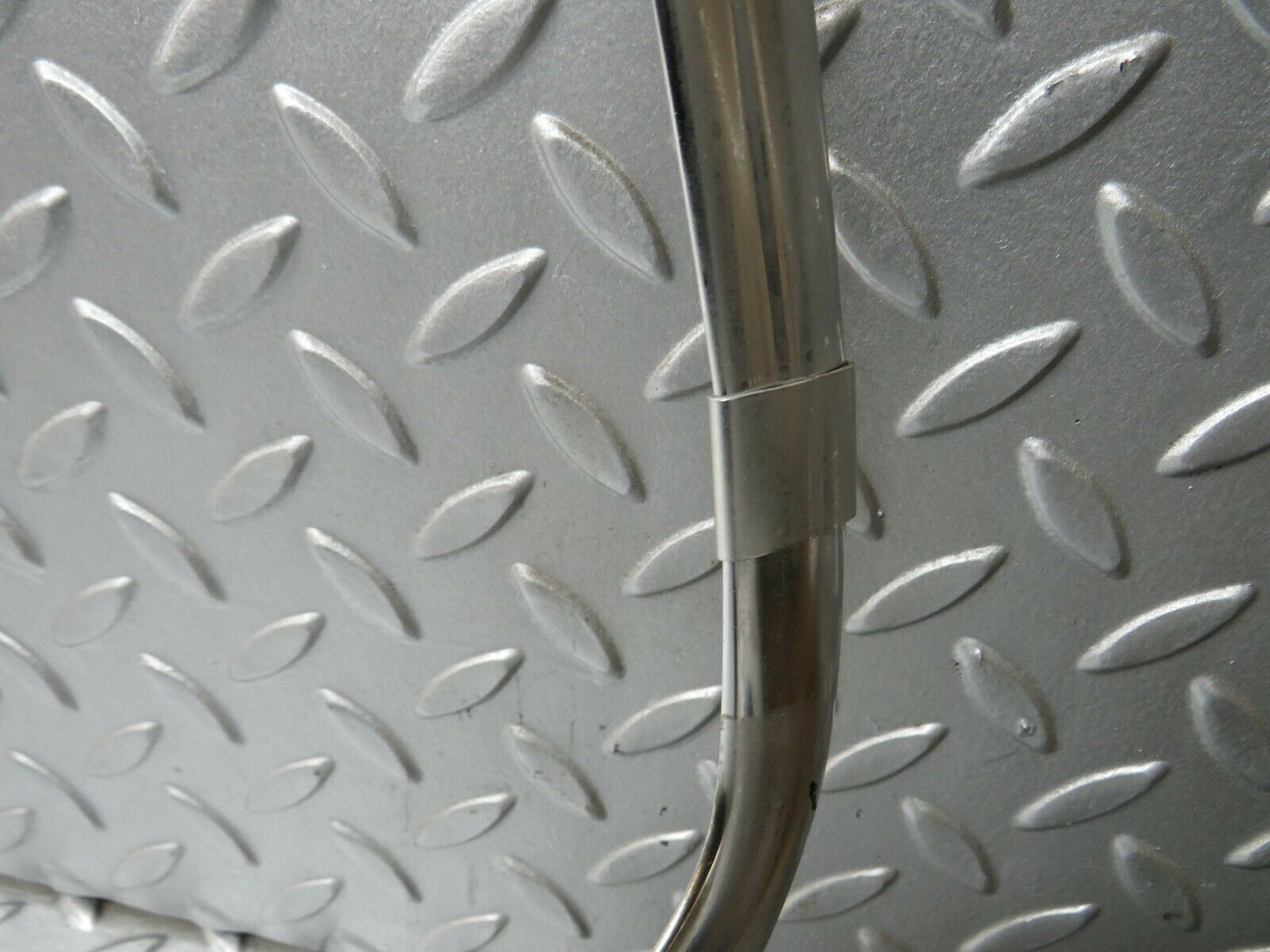 23404 Mercedes-Benz W116 350SE Front Windscreen Chrome Frame