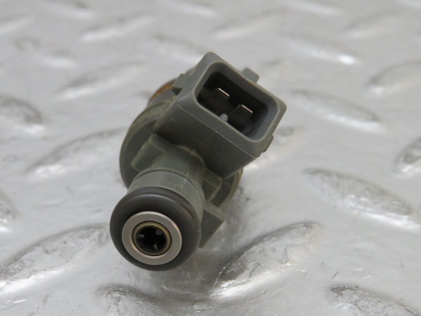 26715 Mercedes-Benz C124 220CE Coupe Fuel Injector Bosch 0000787323 0280155209