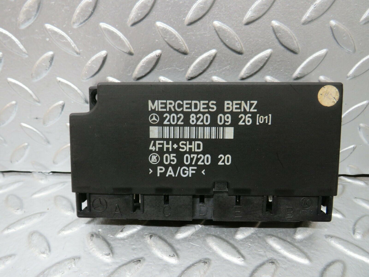 24317 Mercedes-Benz S124 220TE Wagon Comfort Control Module 2028200926