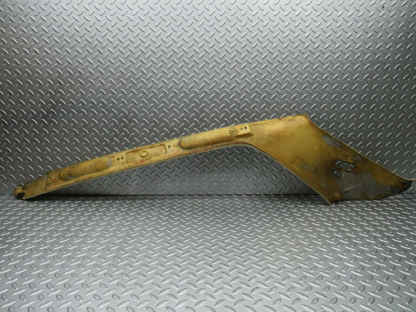 22660 Mercedes-Benz C107 450SLC Coupe C Pillar Cover Left Side Cream