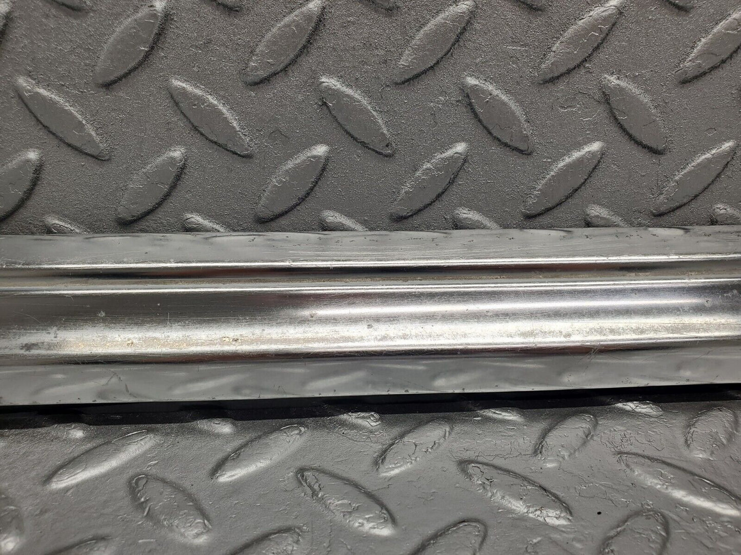 46430 Mercedes-Benz C123 280CE Coupe Right Door Chrome Moulding Trim