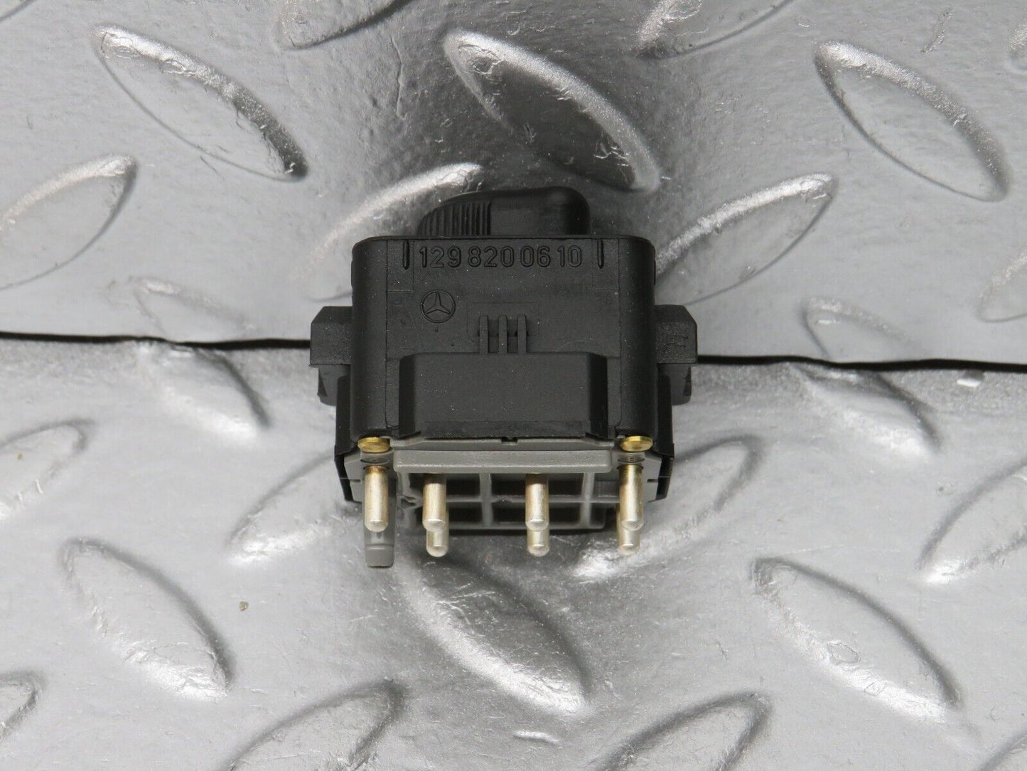 31326 Mercedes-Benz S124 220TE Wagon Electric Mirror Adjust Switch 1298200610