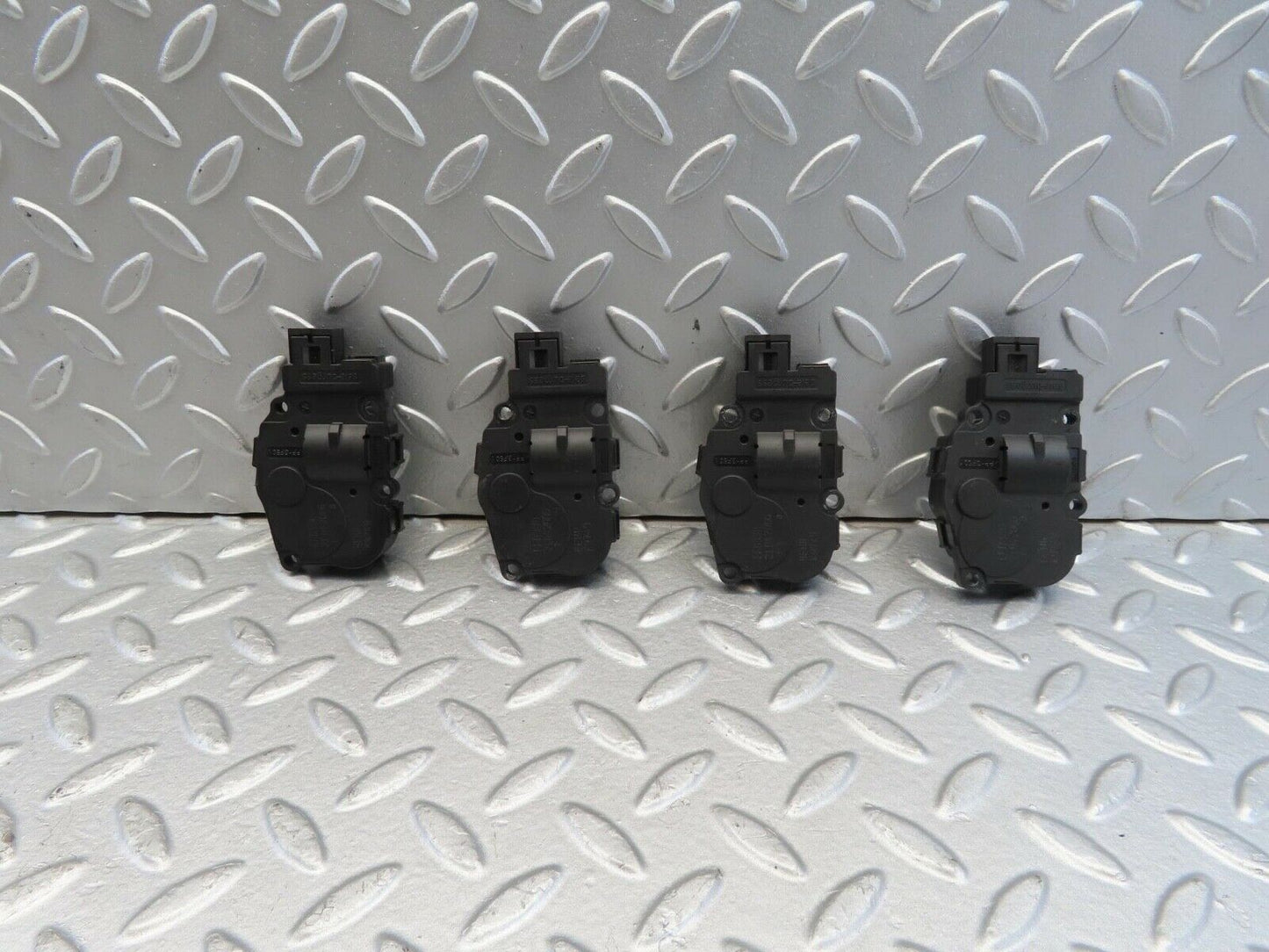 11292 Mercedes-Benz W221 S320 4x Heater Vent Control Actuator Motor 412650750