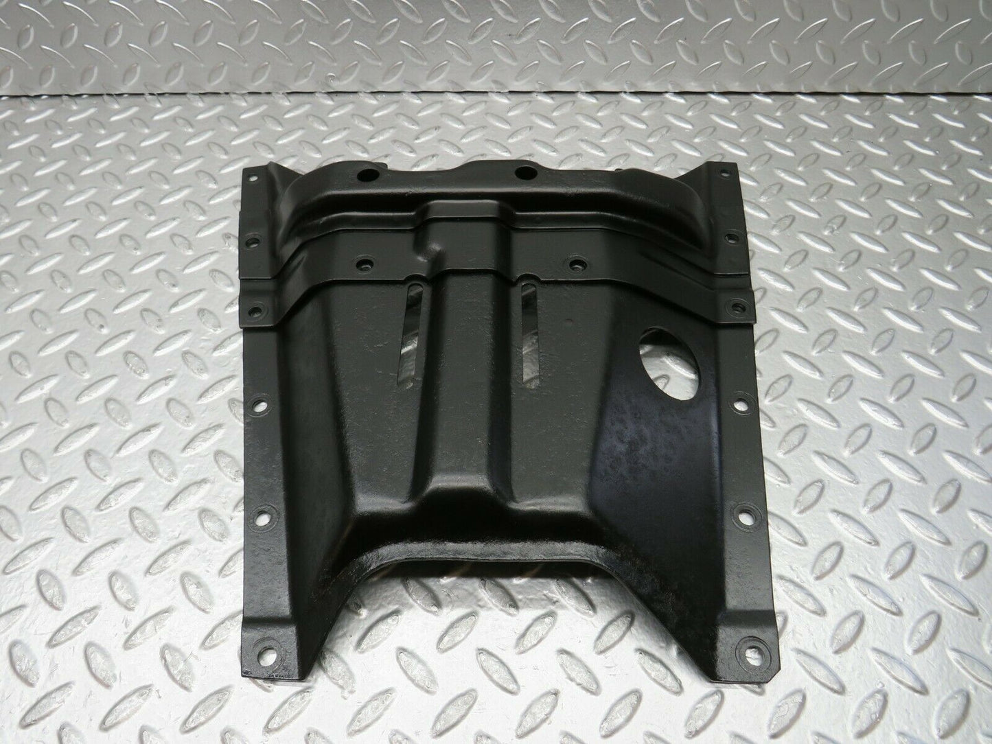 22865 Mercedes-Benz C107 450SLC Coupe Gearbox Mount Bracket Holder
