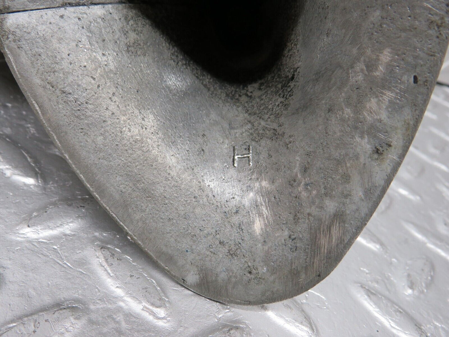 40362 Mercedes-Benz W110 230 Horn Lucas