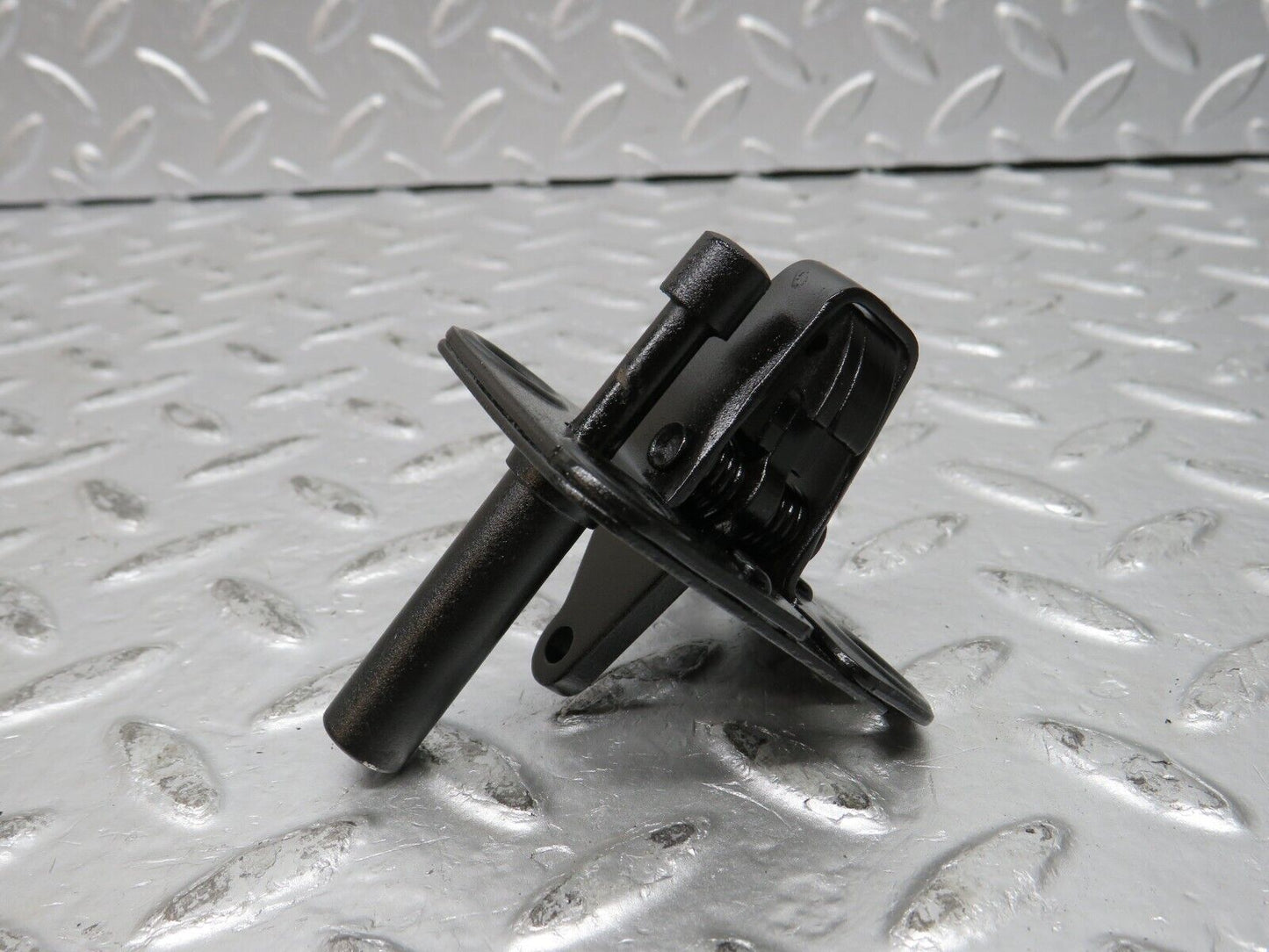 31995 Mercedes-Benz W123 230E Bonnet Lock Latch