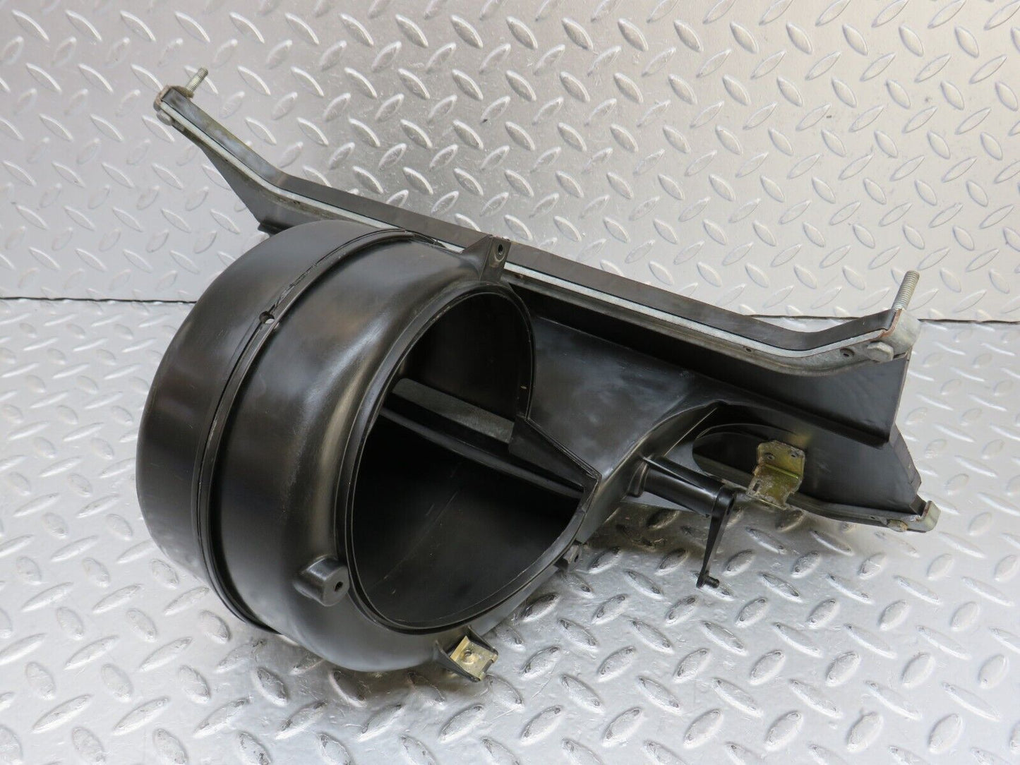 36477 Mercedes-Benz W201 190E 2.0L Heater Blower Housing Behr 91.484.52.017
