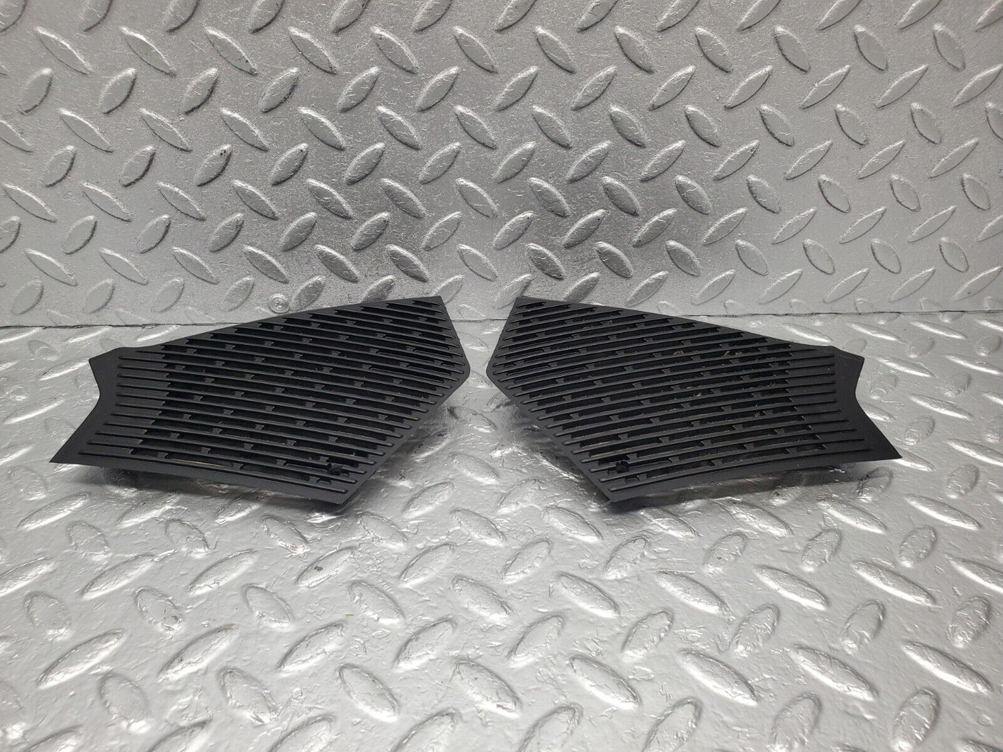 46363 Mercedes-Benz C123 280CE Coupe Dashboard Speaker Covers Black 1236802807 1236802707