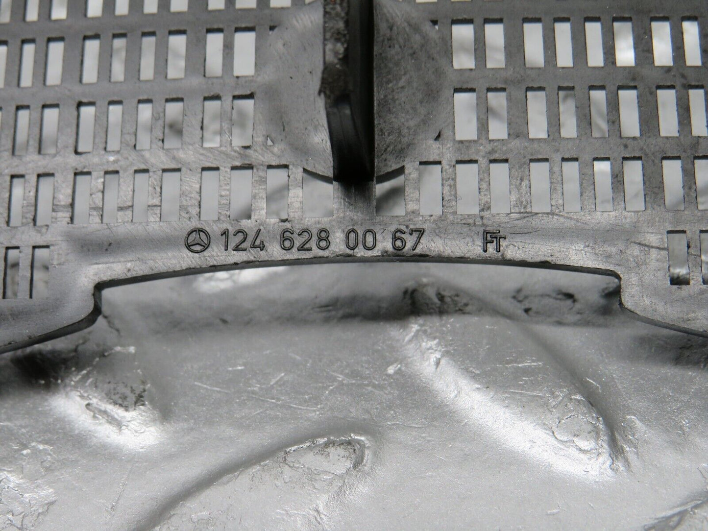 31523 Mercedes-Benz S124 220TE Wagon Windscreen Water Drain Grill 1246280067