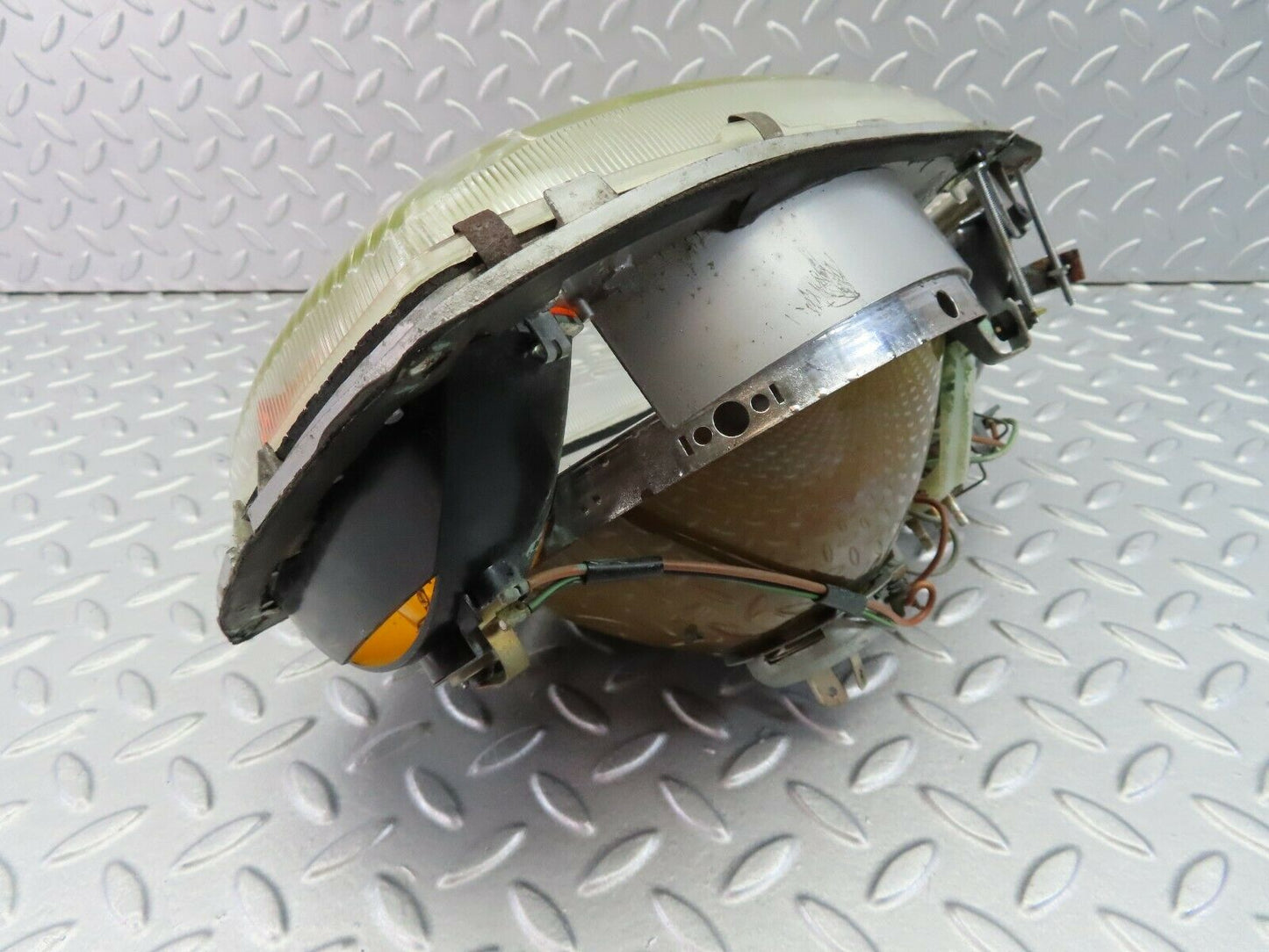 7822 Mercedes-Benz W115 220D Headlight Bosch Left/Right 1305314910