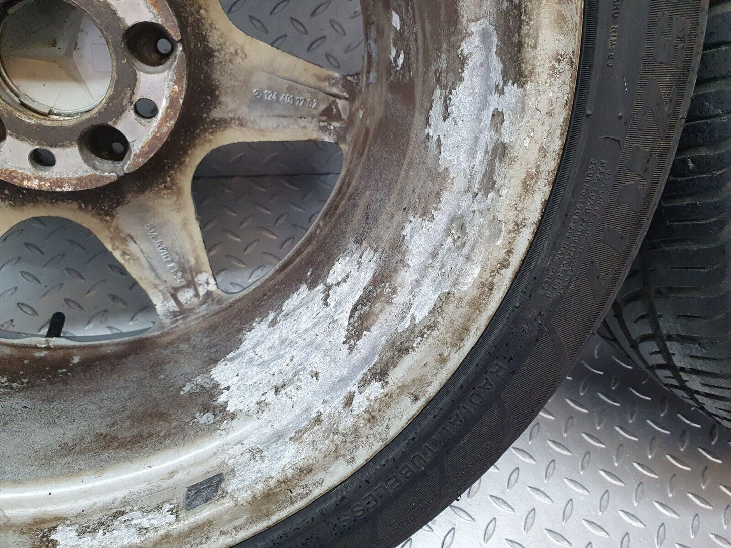 42632 Mercedes-Benz R129 320SL Alloy Wheel Set 8 1/4Jx17H2 ET34 1244011702