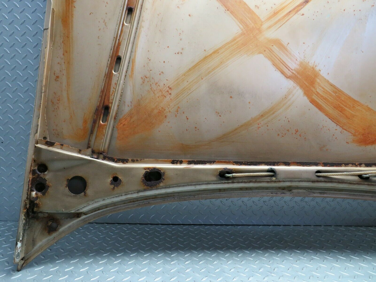 22104 Mercedes-Benz S123 280TE Wagon Bonnet