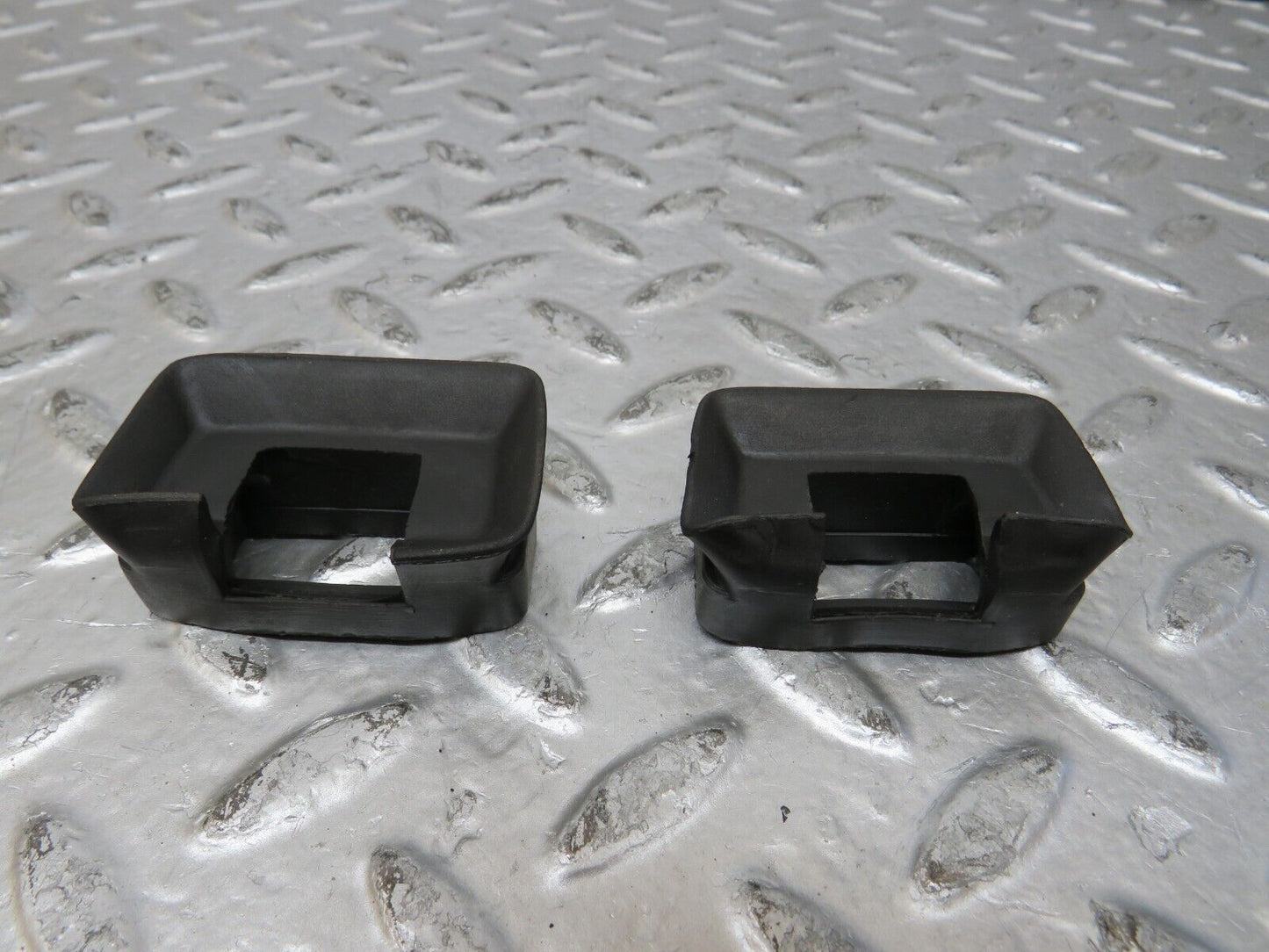 26499 Mercedes-Benz C124 220CE Door Check Strap Rubber Seal Pair 2017270430