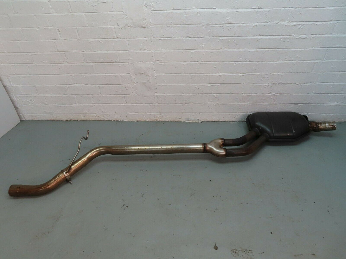 6692 Mercedes-Benz S124 E220 Wagon Middle Silencer