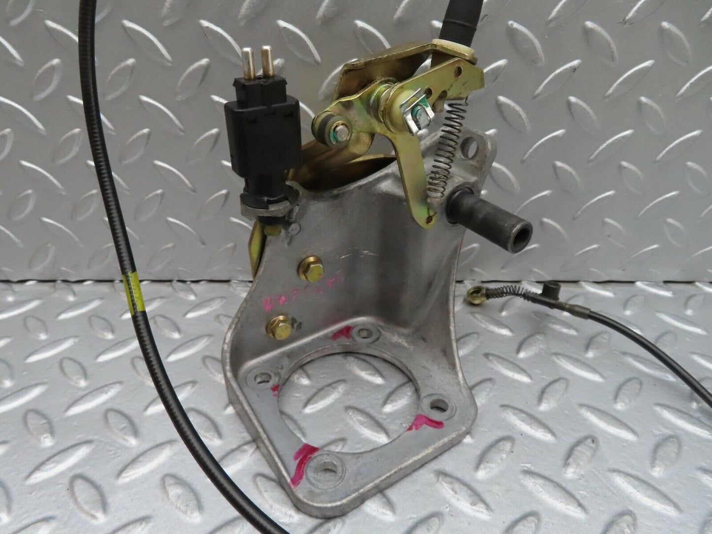 11960 Mercedes-Benz R129 300SL Coupe Brake Pedal Bracket 1292900419