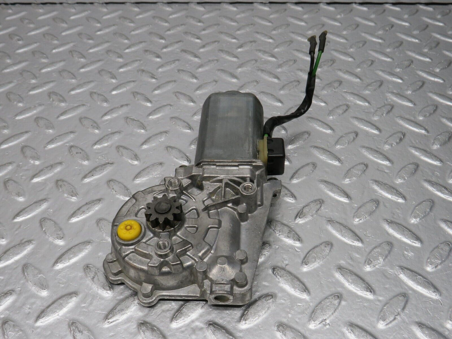 32451 Mercedes-Benz S124 300TE Window Regulator Motor Left Bosch 0130821284