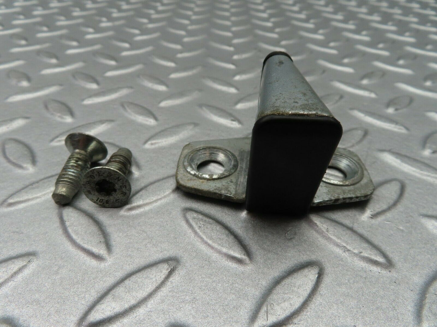 5367 Mercedes-Benz W124 230E Door Lock Latch