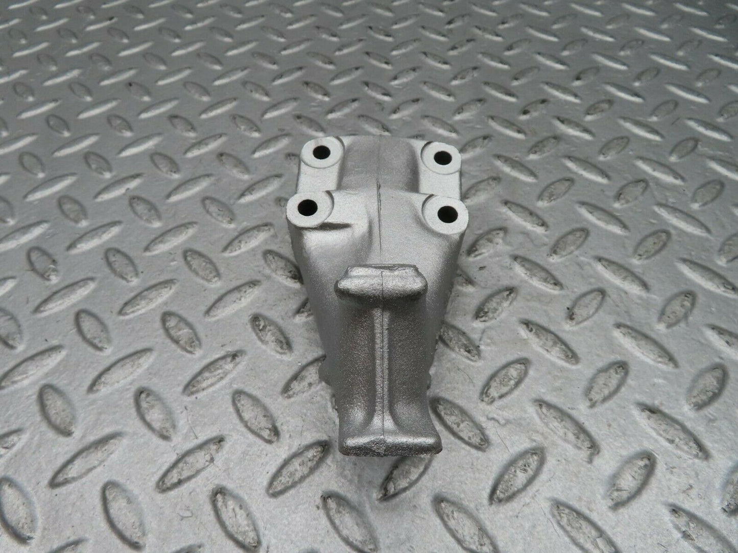 16654 Mercedes-Benz C107 380SLC Engine Mount Bracket Left Side 1162234604