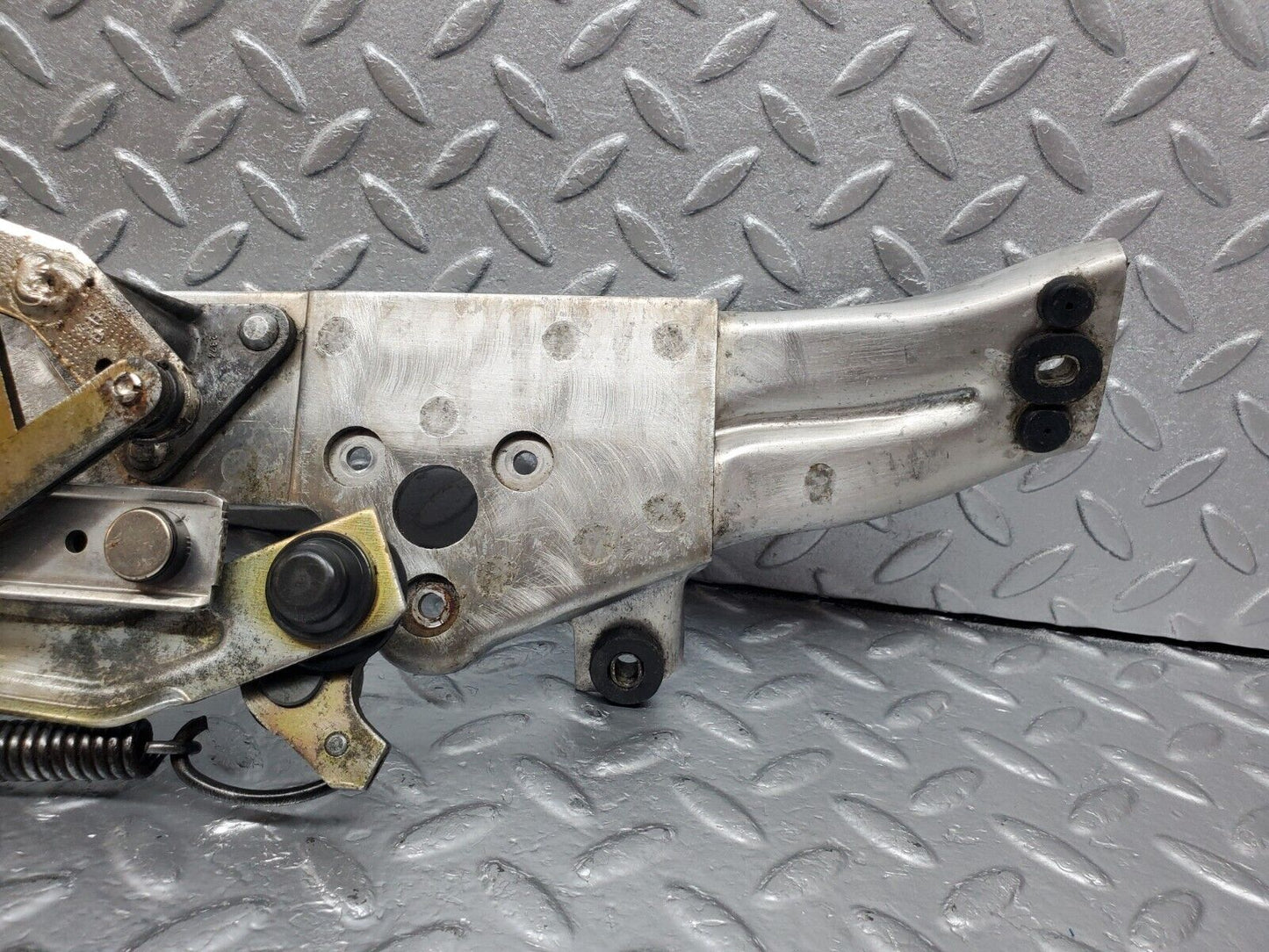 45819 Mercedes-Benz W126 420SE Windscreen Wiper Mechanism Linkage 1268206042