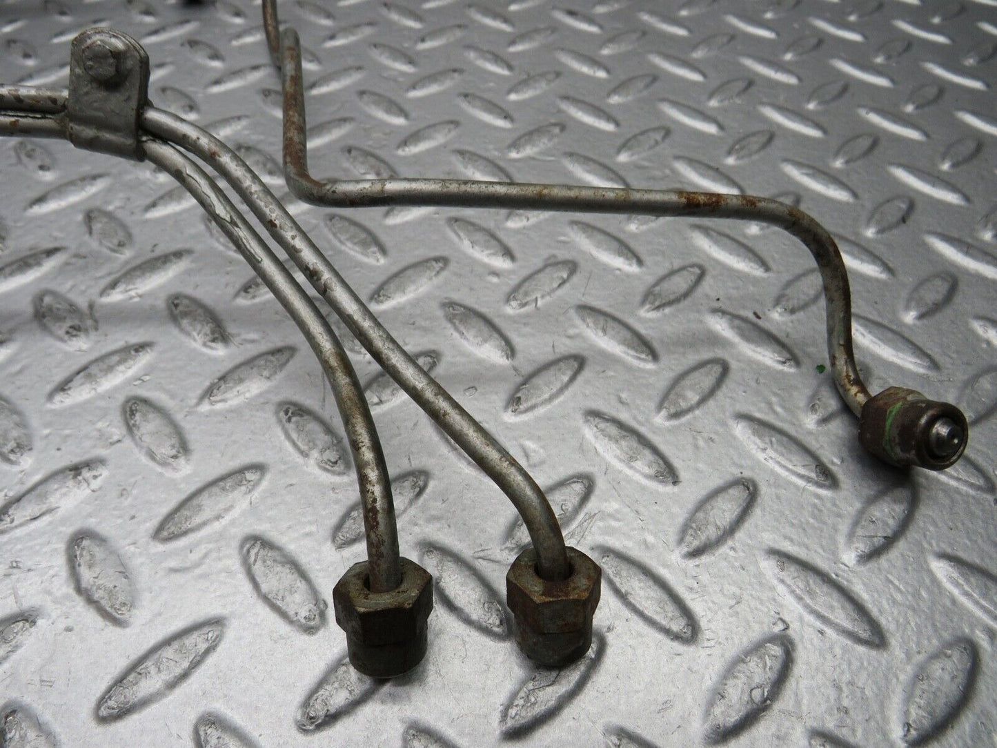 27828 Mercedes-Benz S124 300TE Wagon Fuel Pipe Hose Set 6050701432