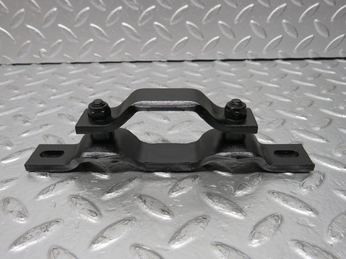 31112 Mercedes-Benz W123 200D Engine Mount Bracket